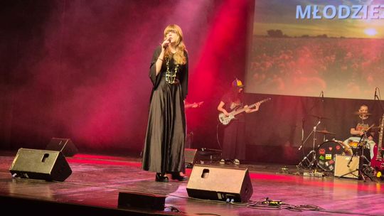 Chełm.  XXVI Prezentacje Artystyczne Młodzieży II LO w Chełmskim Domu Kultury [GALERIA ZDJĘĆ]