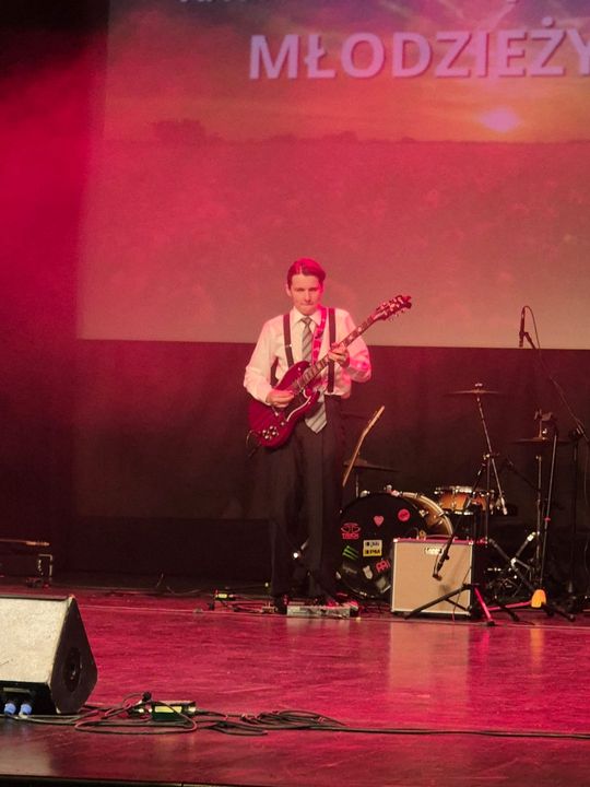 Chełm.  XXVI Prezentacje Artystyczne Młodzieży II LO w Chełmskim Domu Kultury [GALERIA ZDJĘĆ]