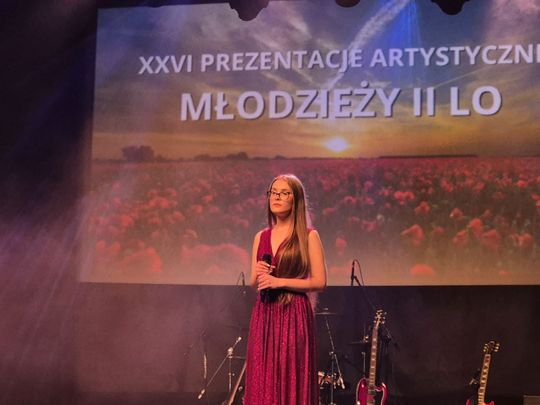 Chełm.  XXVI Prezentacje Artystyczne Młodzieży II LO w Chełmskim Domu Kultury [GALERIA ZDJĘĆ]