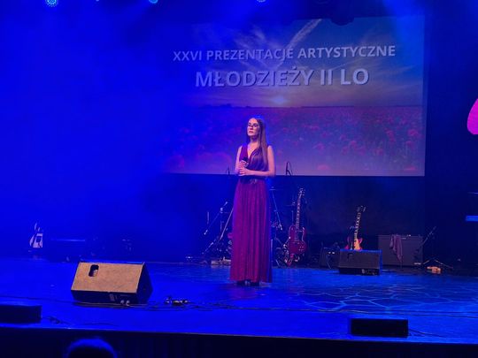 Chełm.  XXVI Prezentacje Artystyczne Młodzieży II LO w Chełmskim Domu Kultury [GALERIA ZDJĘĆ]