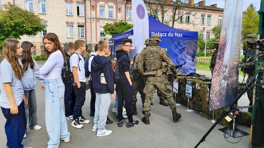 Chełm. Przegląd Musztry Klas Wojskowych [GALERIA ZDJĘĆ]