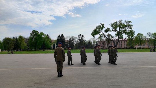 Chełm. Przegląd Musztry Klas Wojskowych [GALERIA ZDJĘĆ]