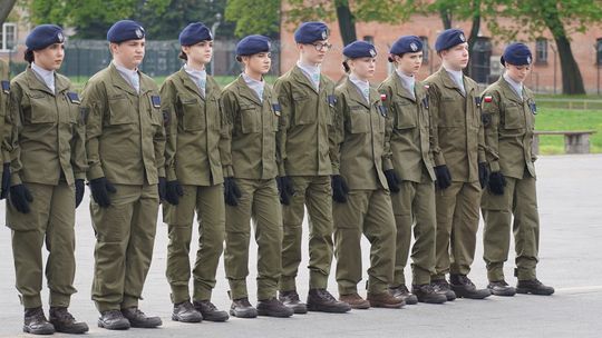 Chełm. Przegląd Musztry Klas Wojskowych [GALERIA ZDJĘĆ]