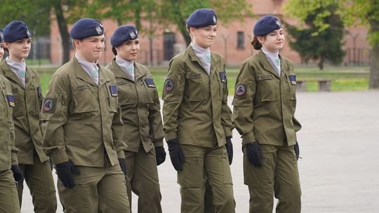 Chełm. Przegląd Musztry Klas Wojskowych [GALERIA ZDJĘĆ]