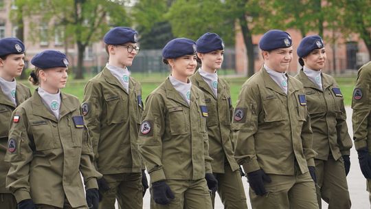 Chełm. Przegląd Musztry Klas Wojskowych [GALERIA ZDJĘĆ]