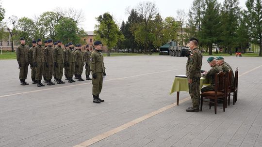 Chełm. Przegląd Musztry Klas Wojskowych [GALERIA ZDJĘĆ]