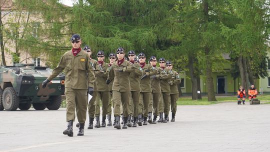 Chełm. Przegląd Musztry Klas Wojskowych [GALERIA ZDJĘĆ]