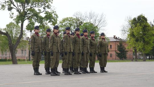 Chełm. Przegląd Musztry Klas Wojskowych [GALERIA ZDJĘĆ]