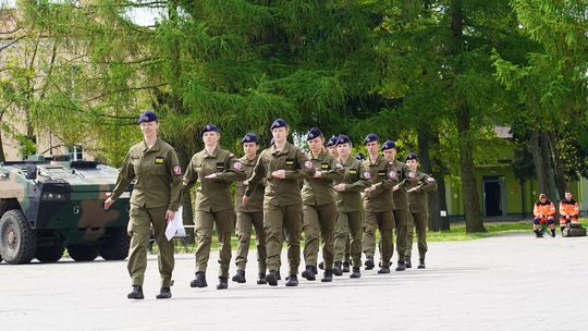 Chełm. Przegląd Musztry Klas Wojskowych [GALERIA ZDJĘĆ]