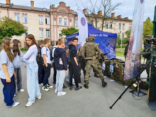 Chełm. Przegląd Musztry Klas Wojskowych [GALERIA ZDJĘĆ]