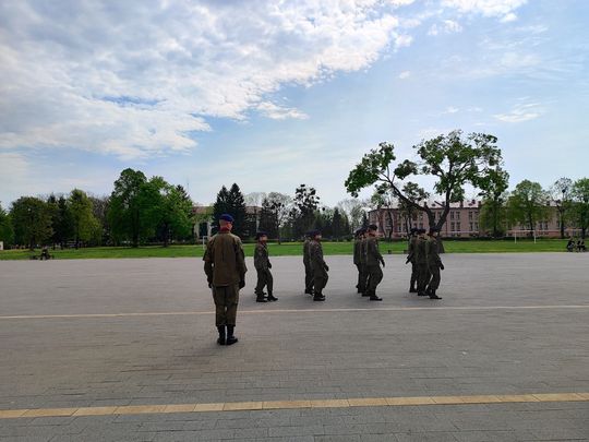 Chełm. Przegląd Musztry Klas Wojskowych [GALERIA ZDJĘĆ]