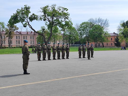 Chełm. Przegląd Musztry Klas Wojskowych [GALERIA ZDJĘĆ]