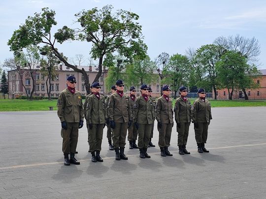 Chełm. Przegląd Musztry Klas Wojskowych [GALERIA ZDJĘĆ]