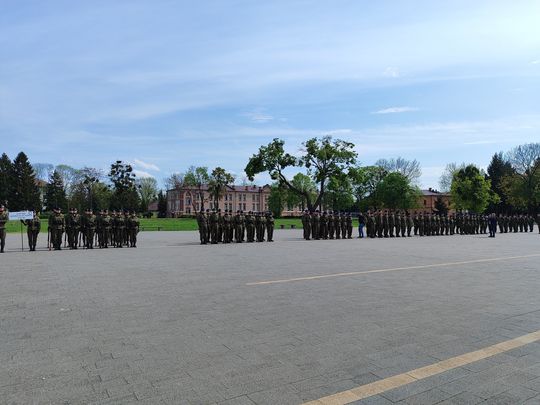 Chełm. Przegląd Musztry Klas Wojskowych [GALERIA ZDJĘĆ]