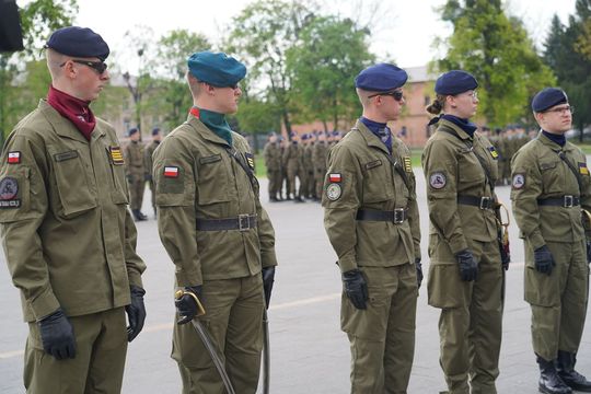 Chełm. Przegląd Musztry Klas Wojskowych [GALERIA ZDJĘĆ]