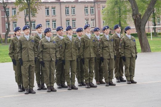 Chełm. Przegląd Musztry Klas Wojskowych [GALERIA ZDJĘĆ]