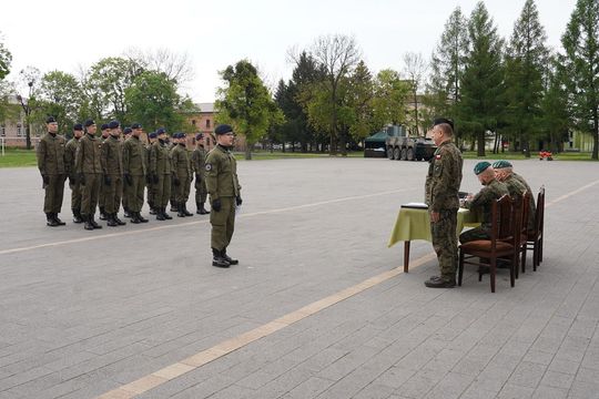 Chełm. Przegląd Musztry Klas Wojskowych [GALERIA ZDJĘĆ]