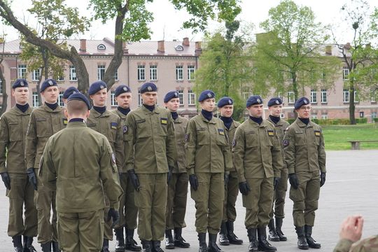 Chełm. Przegląd Musztry Klas Wojskowych [GALERIA ZDJĘĆ]