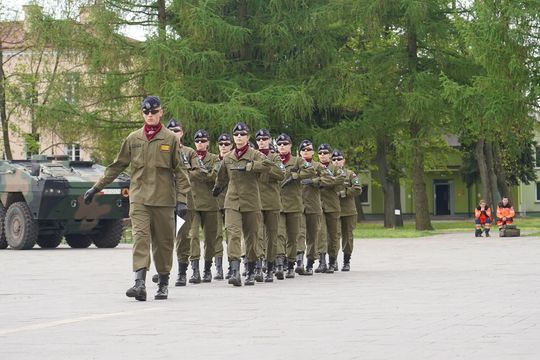 Chełm. Przegląd Musztry Klas Wojskowych [GALERIA ZDJĘĆ]