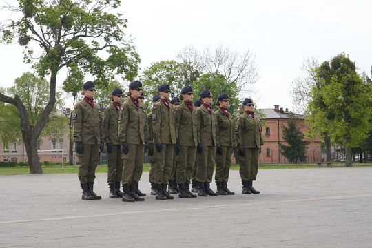 Chełm. Przegląd Musztry Klas Wojskowych [GALERIA ZDJĘĆ]