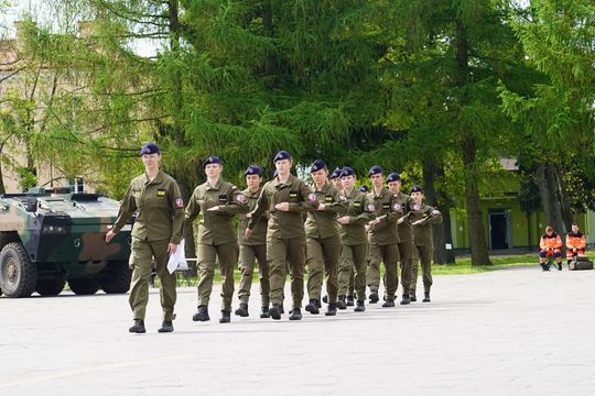 Chełm. Przegląd Musztry Klas Wojskowych [GALERIA ZDJĘĆ]