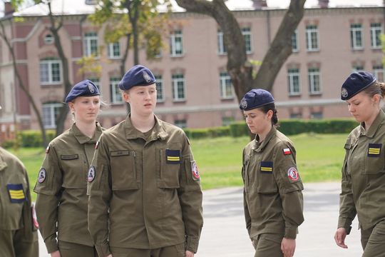 Chełm. Przegląd Musztry Klas Wojskowych [GALERIA ZDJĘĆ]