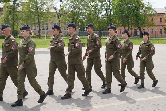 Chełm. Przegląd Musztry Klas Wojskowych [GALERIA ZDJĘĆ]