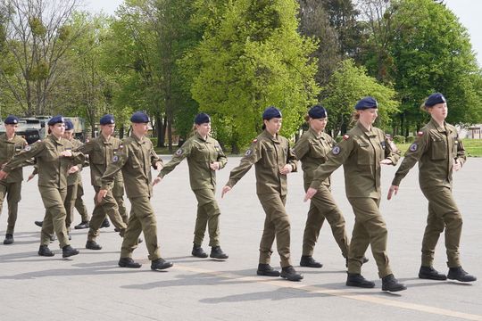 Chełm. Przegląd Musztry Klas Wojskowych [GALERIA ZDJĘĆ]