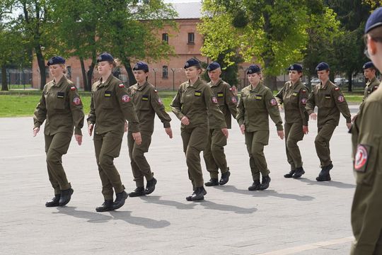 Chełm. Przegląd Musztry Klas Wojskowych [GALERIA ZDJĘĆ]
