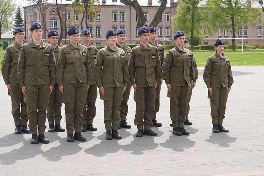 Chełm. Przegląd Musztry Klas Wojskowych [GALERIA ZDJĘĆ]