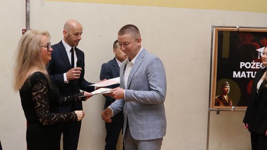 Zakończenie roku klas maturalnych Zespołu Szkół Ekonomicznych i Mundurowych w Chełmie [ZDJĘCIA]