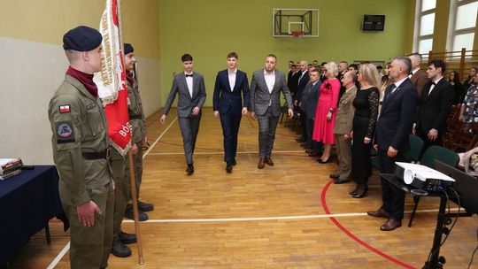 Zakończenie roku klas maturalnych Zespołu Szkół Ekonomicznych i Mundurowych w Chełmie [ZDJĘCIA]