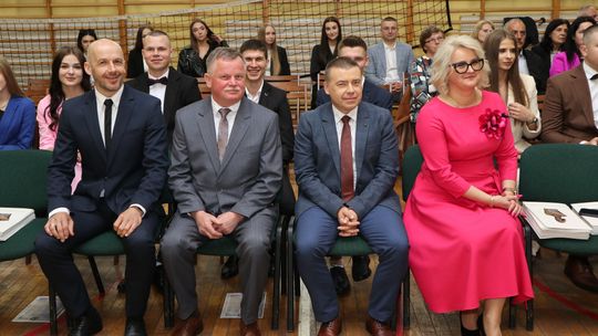 Zakończenie roku klas maturalnych Zespołu Szkół Ekonomicznych i Mundurowych w Chełmie [ZDJĘCIA]