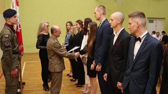 Zakończenie roku klas maturalnych Zespołu Szkół Ekonomicznych i Mundurowych w Chełmie [ZDJĘCIA]