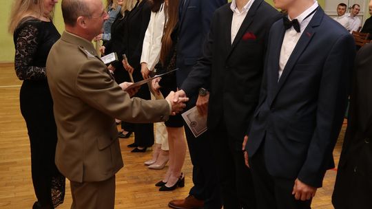 Zakończenie roku klas maturalnych Zespołu Szkół Ekonomicznych i Mundurowych w Chełmie [ZDJĘCIA]