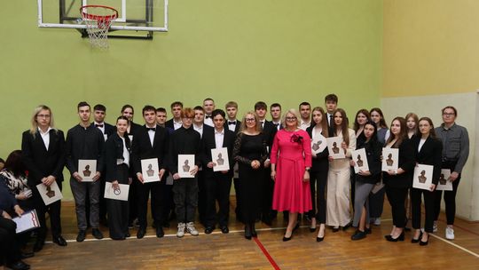 Zakończenie roku klas maturalnych Zespołu Szkół Ekonomicznych i Mundurowych w Chełmie [ZDJĘCIA]