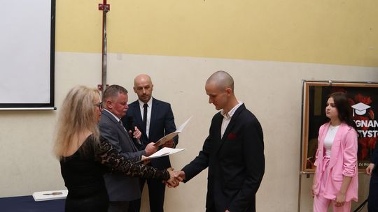 Zakończenie roku klas maturalnych Zespołu Szkół Ekonomicznych i Mundurowych w Chełmie [ZDJĘCIA]