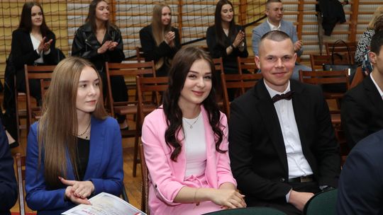 Zakończenie roku klas maturalnych Zespołu Szkół Ekonomicznych i Mundurowych w Chełmie [ZDJĘCIA]