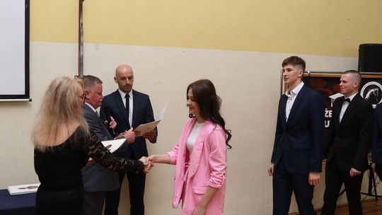 Zakończenie roku klas maturalnych Zespołu Szkół Ekonomicznych i Mundurowych w Chełmie [ZDJĘCIA]