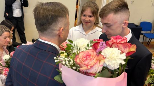 Uroczyste Pożegnanie Maturzystów 2025 w Zespole Szkół Nr 1 im. Tadeusza Kościuszki w Krasnymstawie [GALERIA ZDJĘĆ]