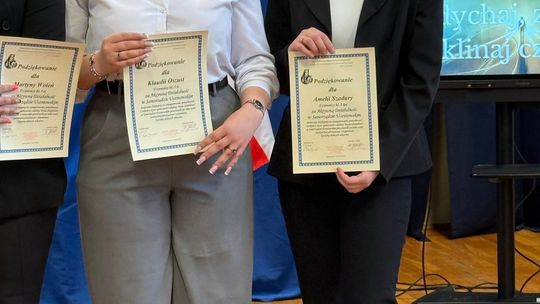 Uroczyste Pożegnanie Maturzystów 2025 w Zespole Szkół Nr 1 im. Tadeusza Kościuszki w Krasnymstawie [GALERIA ZDJĘĆ]