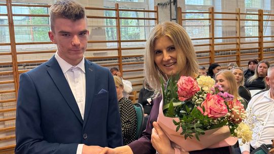 Uroczyste Pożegnanie Maturzystów 2025 w Zespole Szkół Nr 1 im. Tadeusza Kościuszki w Krasnymstawie [GALERIA ZDJĘĆ]