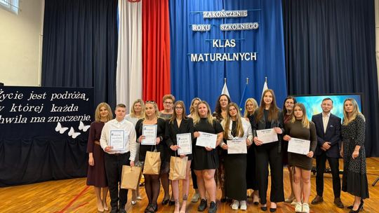 Uroczyste Pożegnanie Maturzystów 2025 w Zespole Szkół Nr 1 im. Tadeusza Kościuszki w Krasnymstawie [GALERIA ZDJĘĆ]