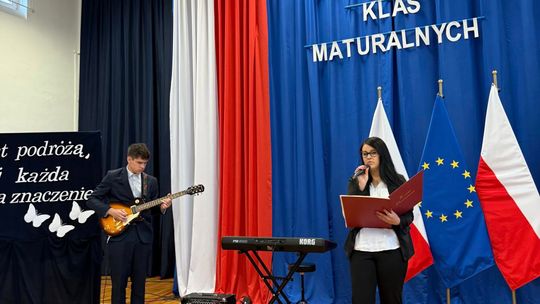 Uroczyste Pożegnanie Maturzystów 2025 w Zespole Szkół Nr 1 im. Tadeusza Kościuszki w Krasnymstawie [GALERIA ZDJĘĆ]