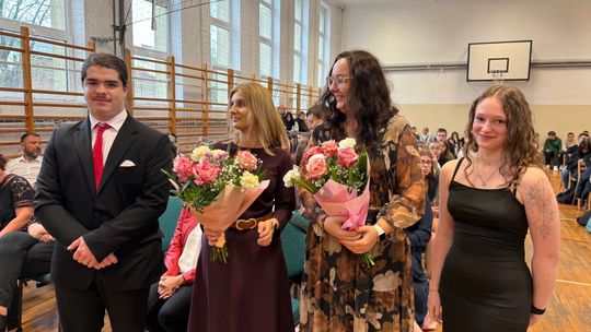 Uroczyste Pożegnanie Maturzystów 2025 w Zespole Szkół Nr 1 im. Tadeusza Kościuszki w Krasnymstawie [GALERIA ZDJĘĆ]