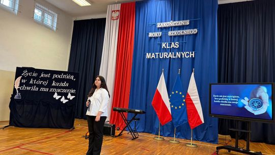 Uroczyste Pożegnanie Maturzystów 2025 w Zespole Szkół Nr 1 im. Tadeusza Kościuszki w Krasnymstawie [GALERIA ZDJĘĆ]