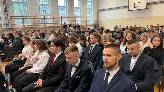 Uroczyste Pożegnanie Maturzystów 2025 w Zespole Szkół Nr 1 im. Tadeusza Kościuszki w Krasnymstawie [GALERIA ZDJĘĆ]