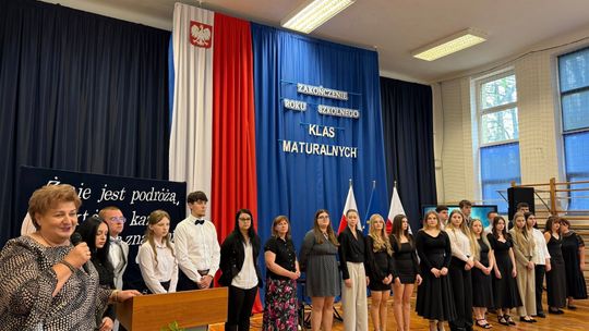 Uroczyste Pożegnanie Maturzystów 2025 w Zespole Szkół Nr 1 im. Tadeusza Kościuszki w Krasnymstawie [GALERIA ZDJĘĆ]