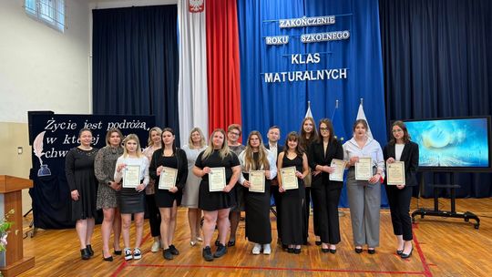 Uroczyste Pożegnanie Maturzystów 2025 w Zespole Szkół Nr 1 im. Tadeusza Kościuszki w Krasnymstawie [GALERIA ZDJĘĆ]