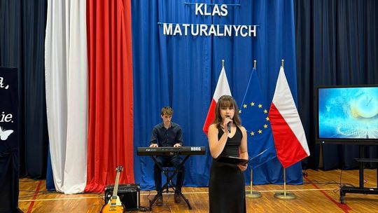 Uroczyste Pożegnanie Maturzystów 2025 w Zespole Szkół Nr 1 im. Tadeusza Kościuszki w Krasnymstawie [GALERIA ZDJĘĆ]